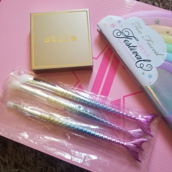 Too Faced Lifes A Festival Bundle - Picture 3 of 5